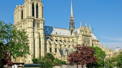 <em>凤凰</em><em>城</em>大学的<em>学校</em>特色