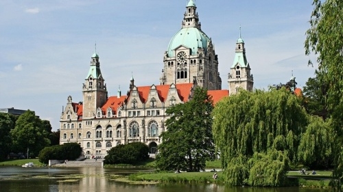 名古屋<em>产业</em><em>大学</em>