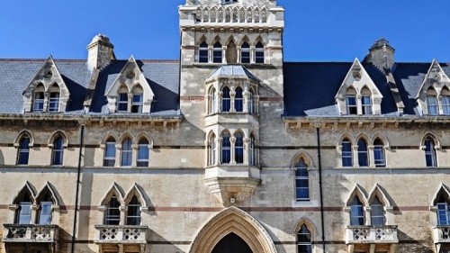 格拉<em>摩根</em><em>大学</em>