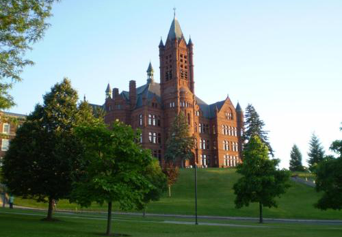 2019年美国雪城大学排名多少？