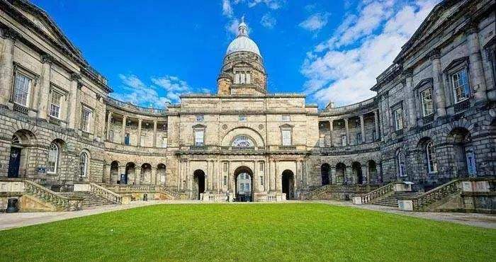 马兰戈尼学院学费 马兰戈尼学院学费