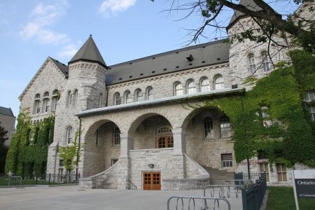 英国金斯顿大学世界排名情况如何？