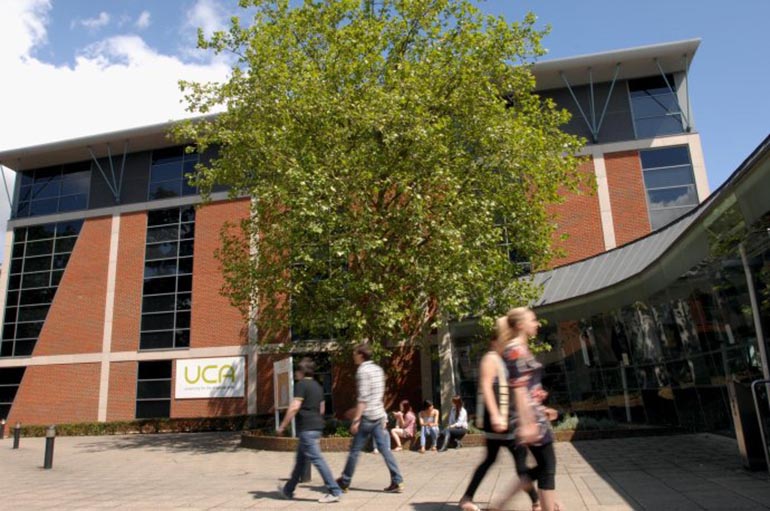 uca服装设计怎么样 uca服装设计怎么样