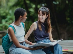 英国留学华威大学本科研究生申请条件是什么