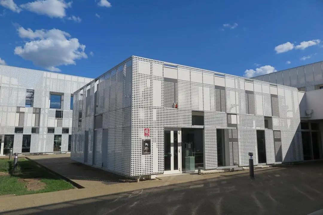 柏丽慕达时装学院申请要求是什么? 柏丽慕达时装学院申请要求是什么?