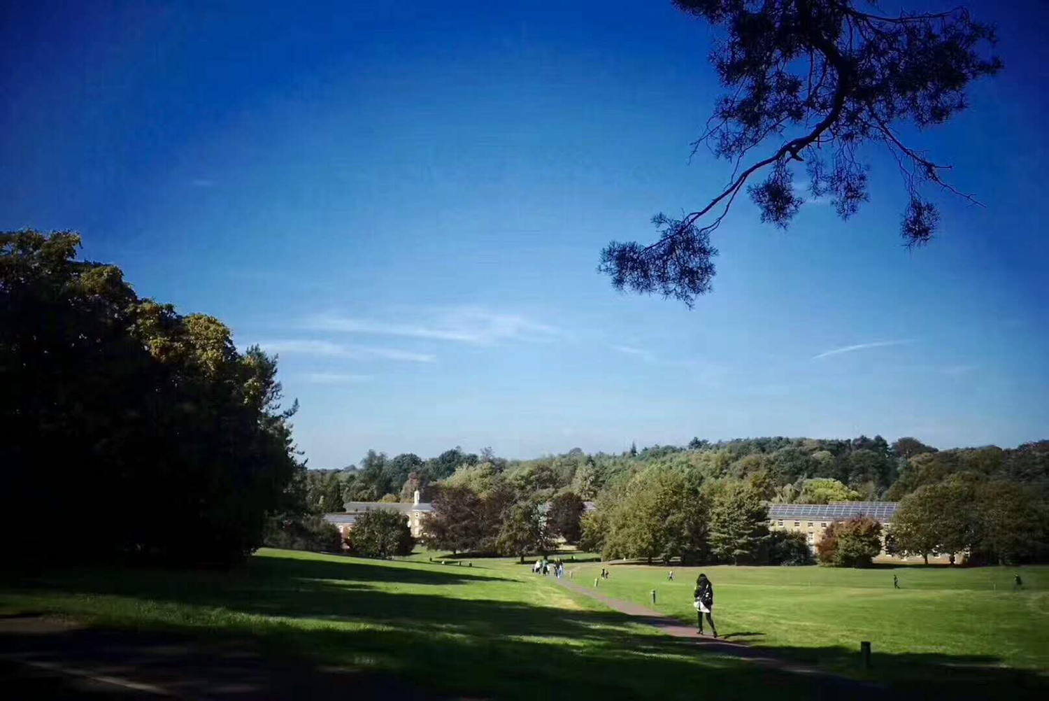 哥比亚大学一年的生活费要花多少钱？