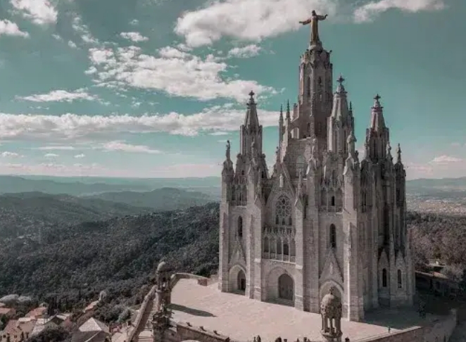 西班牙本科及硕士留学费用(学费/生活费) 西班牙本科及硕士留学费用(学费/生活费)