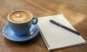 去香港留学申请港8大费用分别多少?