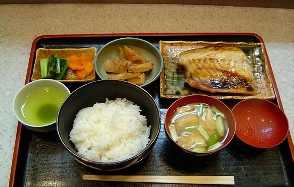 韩国出国留学一年费用大概多少钱,韩国留学生必看的真实生活费用一览(图2)