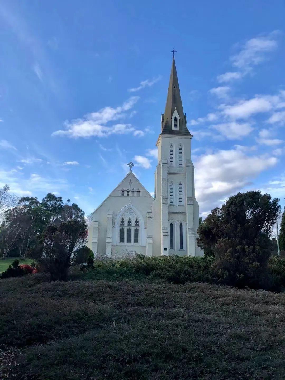 出国劳务做电工一个月多少钱,揭秘出国劳务蓝领的真实生活待遇(图3)