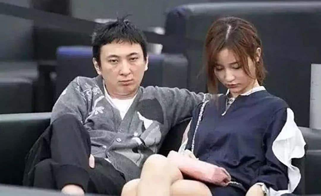 王思聪限制出国是真的吗,王思聪不坐民航人家可还有私人飞机噢(图6)