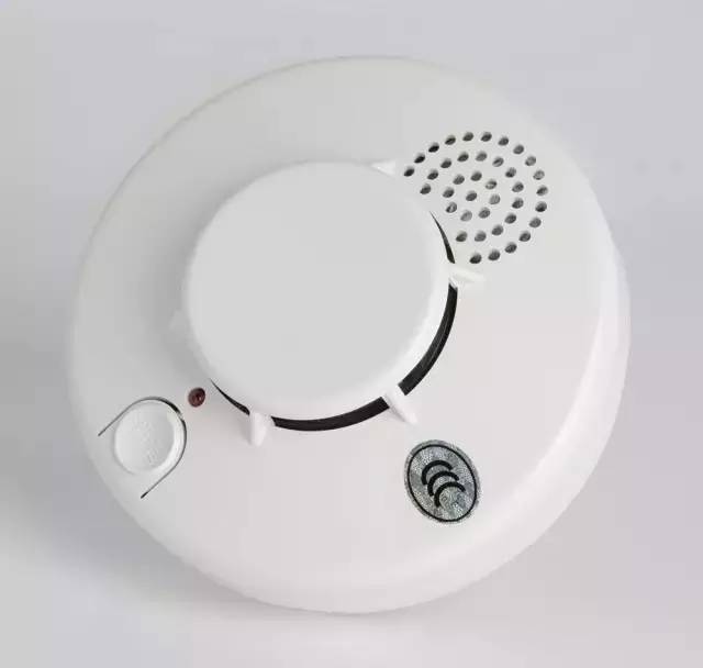 这都是你们出国时闹过的笑话吗,盘点留学生和烟雾报警器之间的那些搞笑段子(图1)