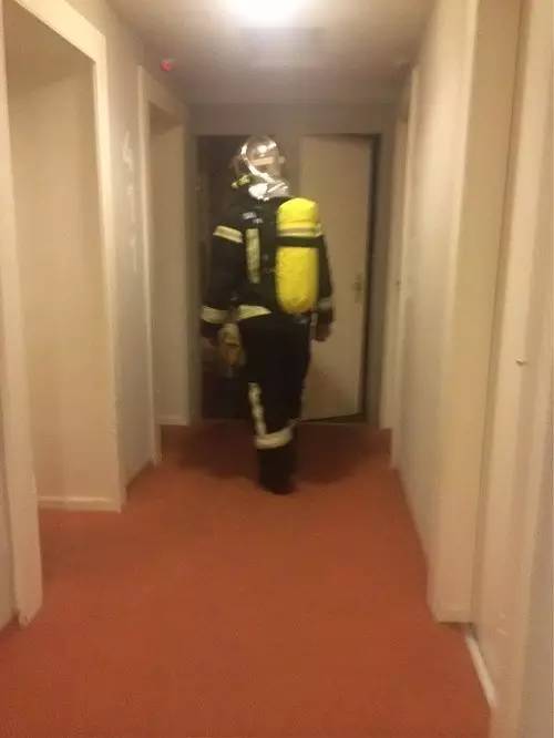 这都是你们出国时闹过的笑话吗,盘点留学生和烟雾报警器之间的那些搞笑段子(图2)