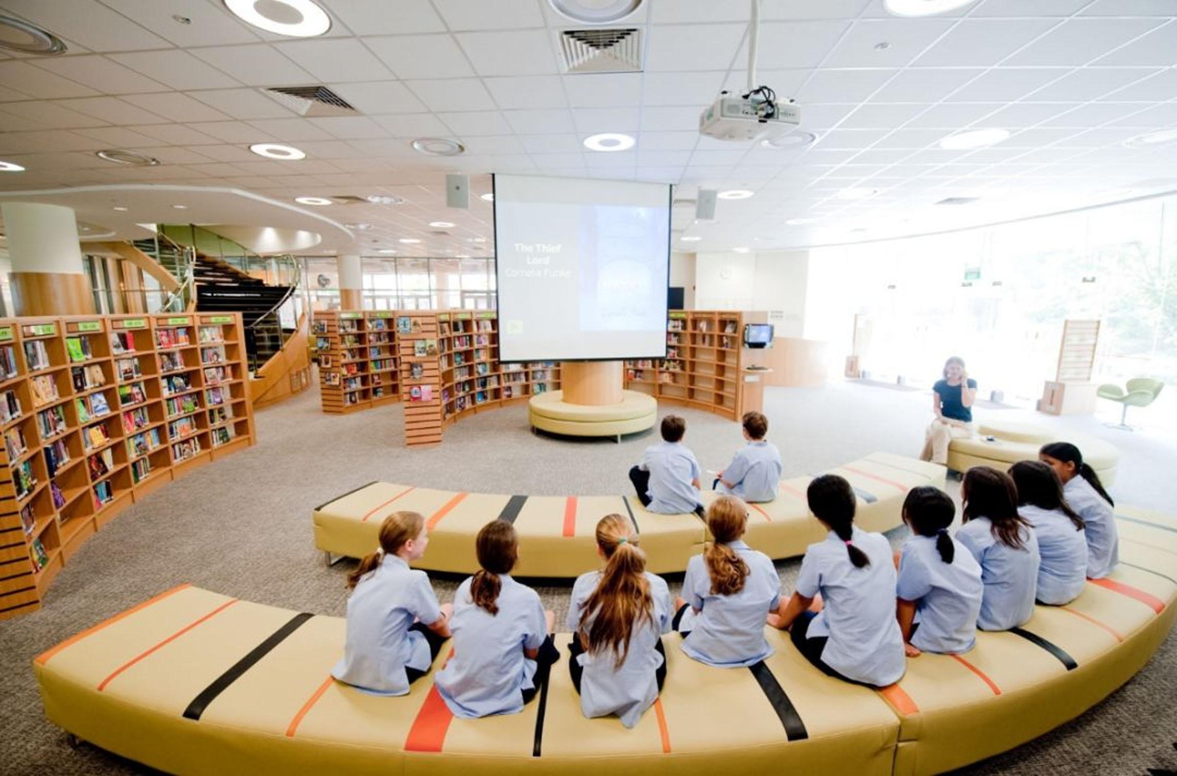 小学生留学去哪里好,千万不能错过的低龄留学首选国家(图1)