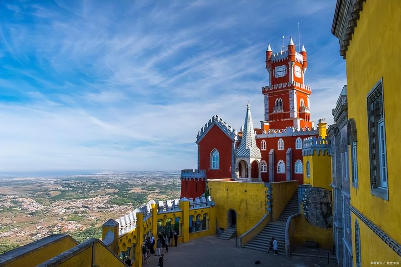 葡萄牙留学费用一年多少人民币,工薪家庭可以负担的优质留学国家(图1)