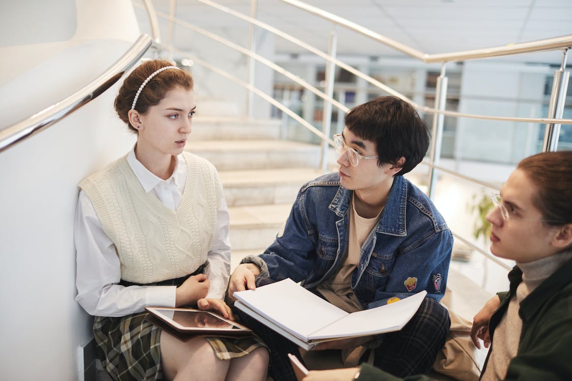 大专生出国留学需要什么条件,大专生出国留学的条件和优势(图1)