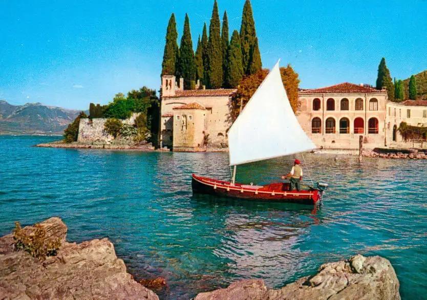 意大利留学生回国好就业吗回国待遇如何,详细分析意大利留学回国后的优势(图1)