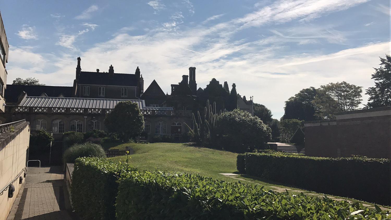 英国留学签证办理时间多久怎么办理,英国留学办签证要注意这六个方面(图1)