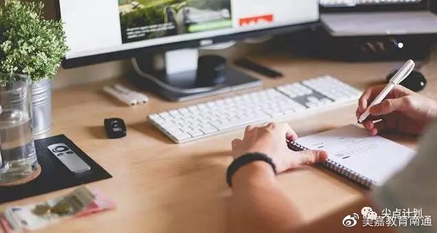 寄托留学论坛怎么写,留学必看!申请美国本科留学必备的十个网站(图1)