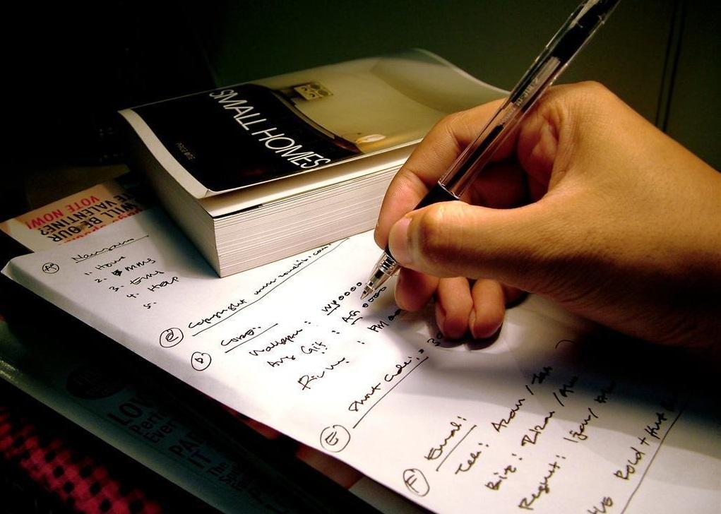 新媒体留学哪些国家好,新闻传媒学专业留学这些大学值得一试(图1) 英国留学申请文书这样写,知名院校offer拿到手发软!_IDP留学