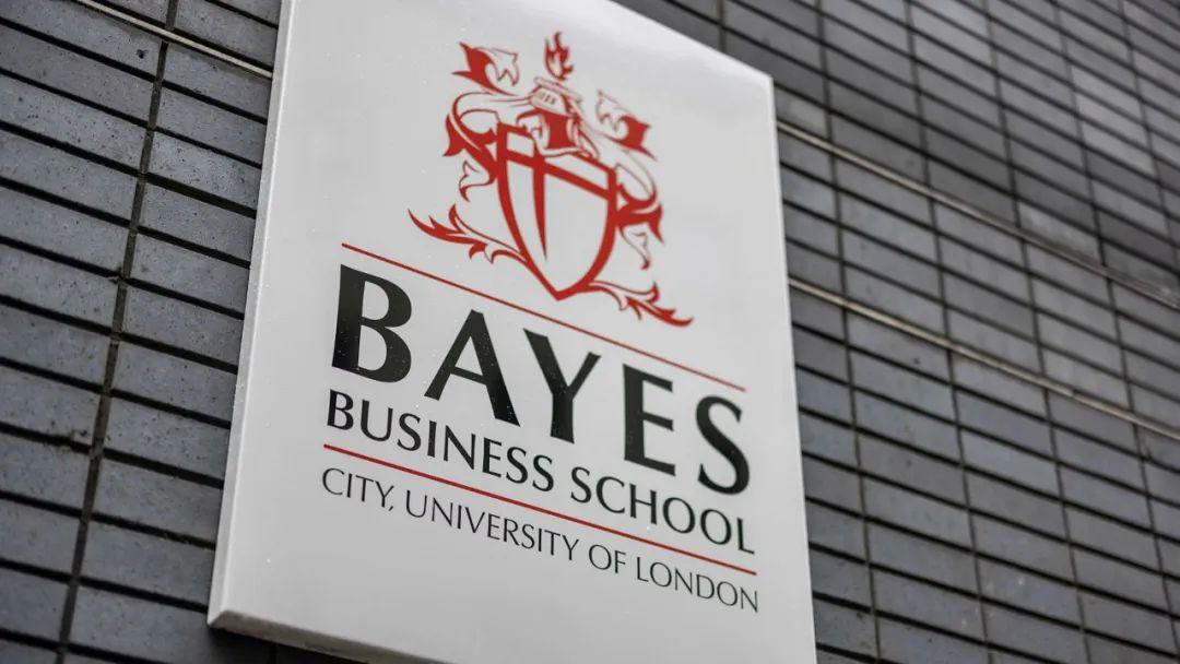 去英国留学哪所学校好读什么专业好,英国留学就业率很高的三大专业类学校(图4)