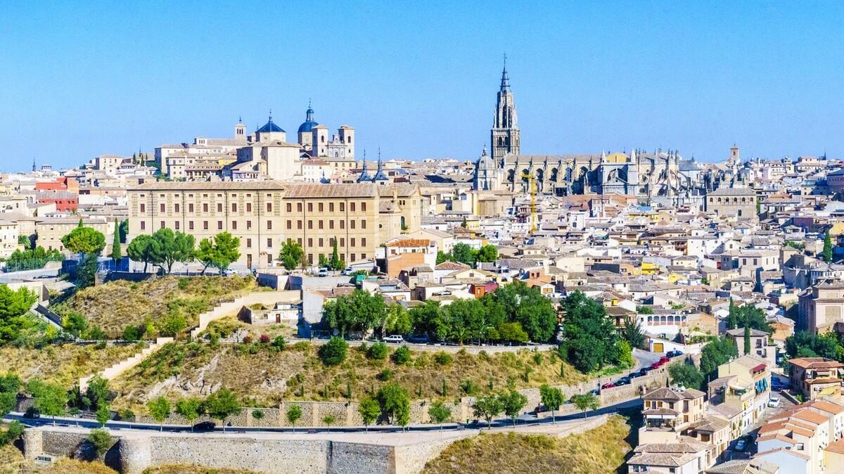 西班牙大学留学花费多少钱,西班牙留学须知的大学一年花费一览(图3)