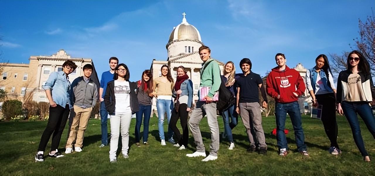 加拿大留学便宜吗费用高吗很贵吗,加拿大留学一年需要准备这么多钱才够用(图2)