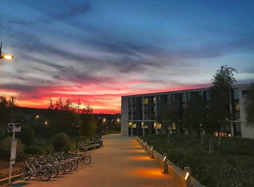 传媒专业留学哪个国家好怎么样以后做什么,英国读传媒性价比最高的三个学校(图1)