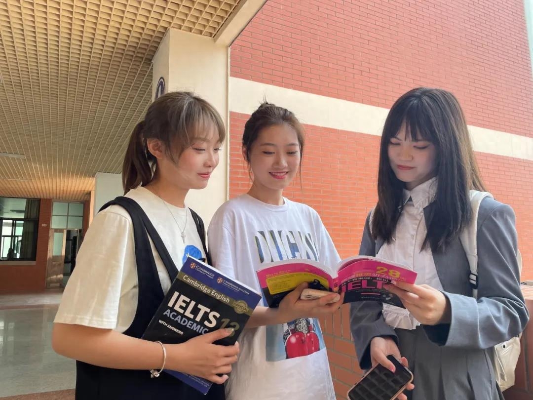 留学预科在国内还是在国外好,一篇搞懂国内预科和国外预科的区别(图1)