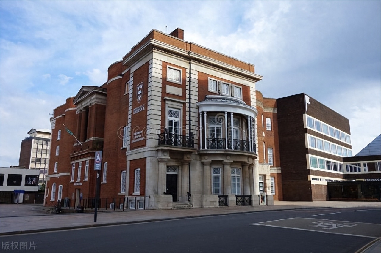 利物浦大学留学一年费用多少,利物浦大学留学一年的各项费用(图1)