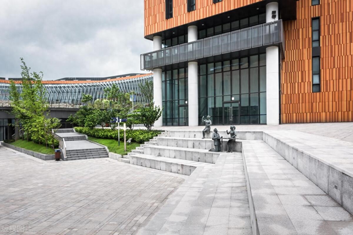 利物浦大学留学一年费用多少,利物浦大学留学一年的各项费用(图2)