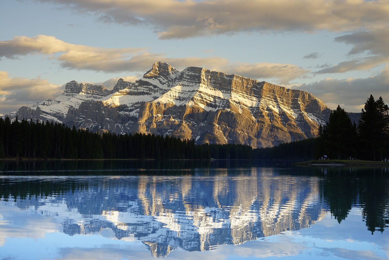 加拿大留学费用一年多少人民币,加拿大留学一年的费用解读(图1) 在夏天看极光——加拿大落基山脉之旅|摄影|风光摄影|不隆先生 - 原创作品 - 站酷 (ZCOOL)