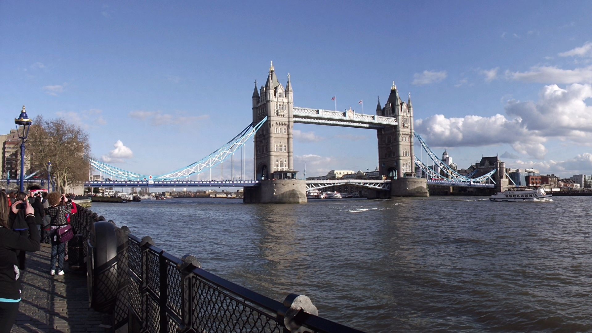 英国留学雅思还是托福考试,英国留学不知道考雅思还是托福看这篇就对了(图1)