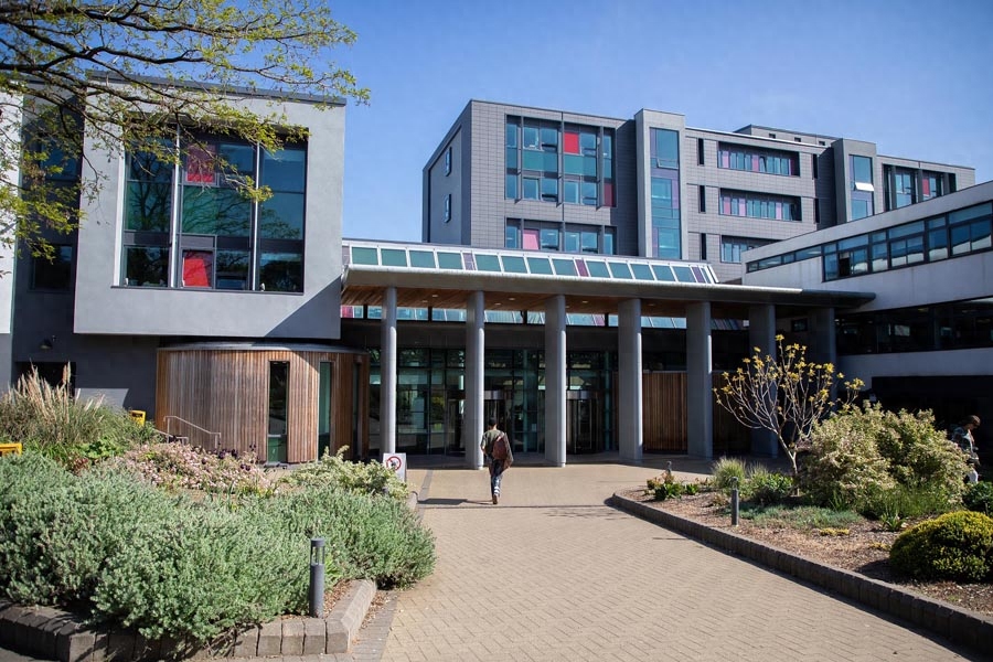 英国留学需要考什么科目,高中去英国留学需要参加的考试介绍(图1)