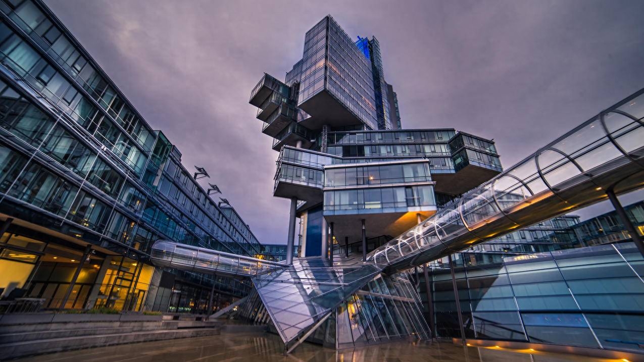 建筑留学怎么样,出国学习建筑设计的优势及就业前景解析(图1)