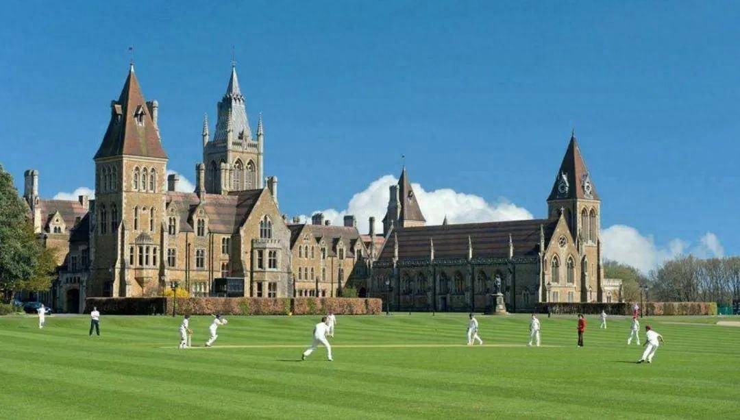 高中英国留学需要什么条件,到英国读高中需要具备的条件介绍(图2)