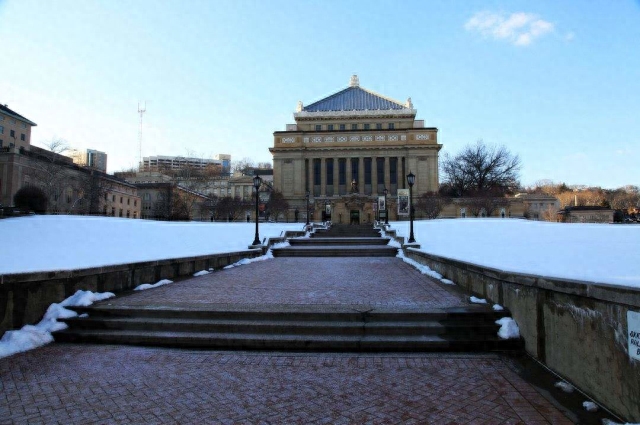 赴美留学多少钱一年,美国上本科一年大概需要费用介绍(图1)