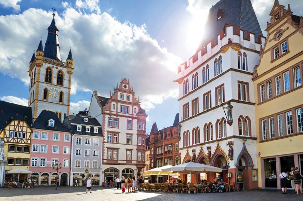 德国高中留学费用大概需要多少,一次性说清楚德国留学的申请费用(图1) 德国城市特里尔(Trier) 因马克思而闻名于世 – Bigorangemedia