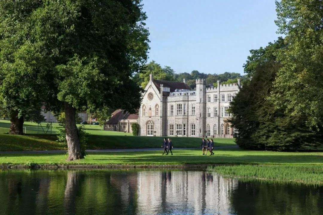 出国留学需要什么条件,出国留学需要满足的6个主要条件分享(图1)