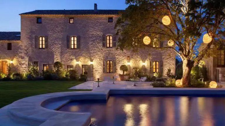 服装设计能去哪些国家镀金,3个含金量高的服装留学国家推荐附就业方向(图10)