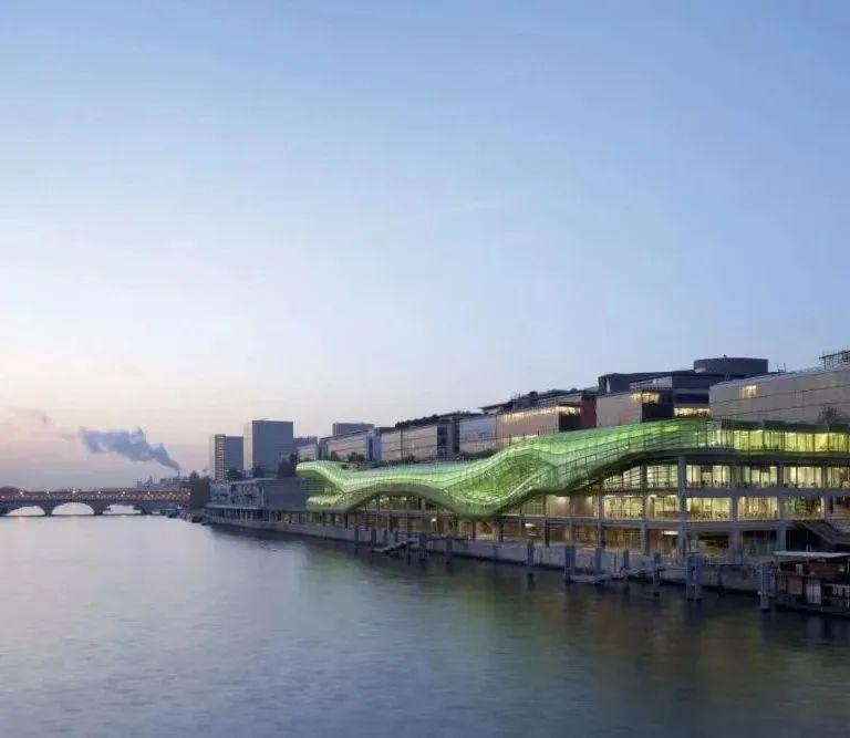 服装设计能去哪些国家镀金,3个含金量高的服装留学国家推荐附就业方向(图7)