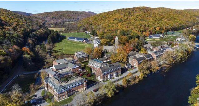 美国留学有哪些寄宿高中可选,分享4所对中国学生友好的美高(图1)