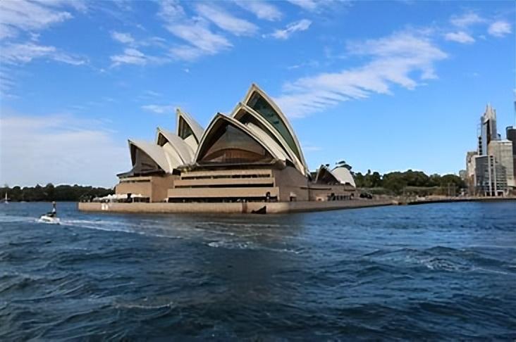 英语不好出国留学怎么交流,出国不会英语的真实案例分享(图1)