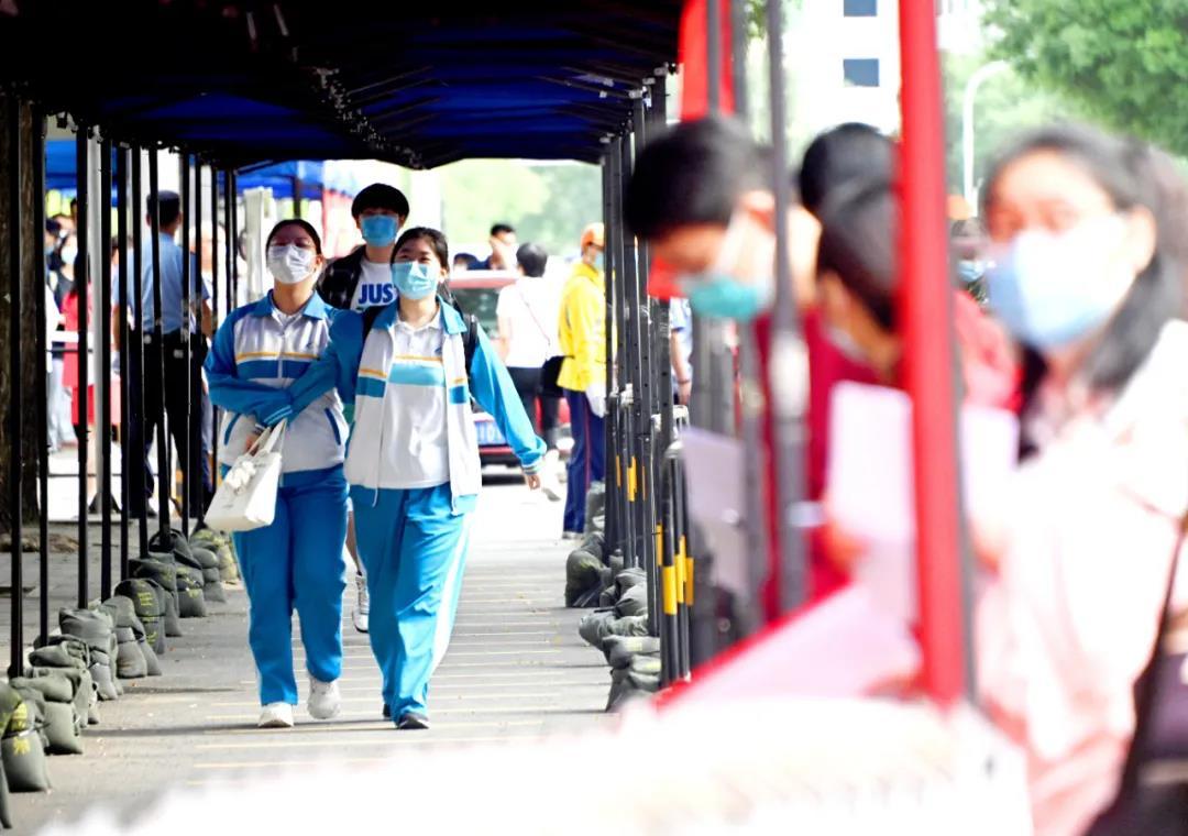 出国留学不参加高考会怎么样,详细解读不参加高考留学的优缺点(图1)