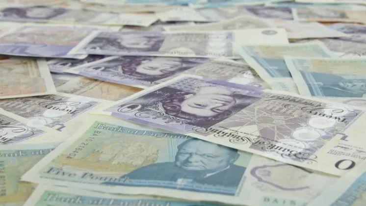 英国留学费怎么交,最佳的英国留学学费缴纳指南分享(图1)