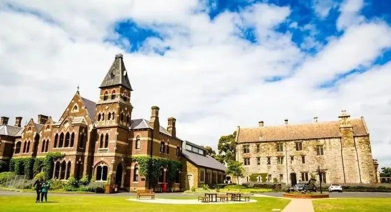 澳洲8大院校谁是性价比高的,澳洲最热门的8所学校的留学费用大比拼(图3)