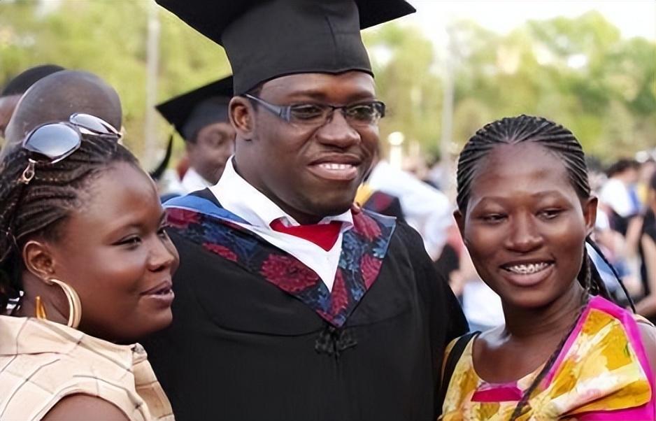 为什么非洲留学生待遇比本国学生好,非洲留学生享受超国民待遇的原因详解(图1)