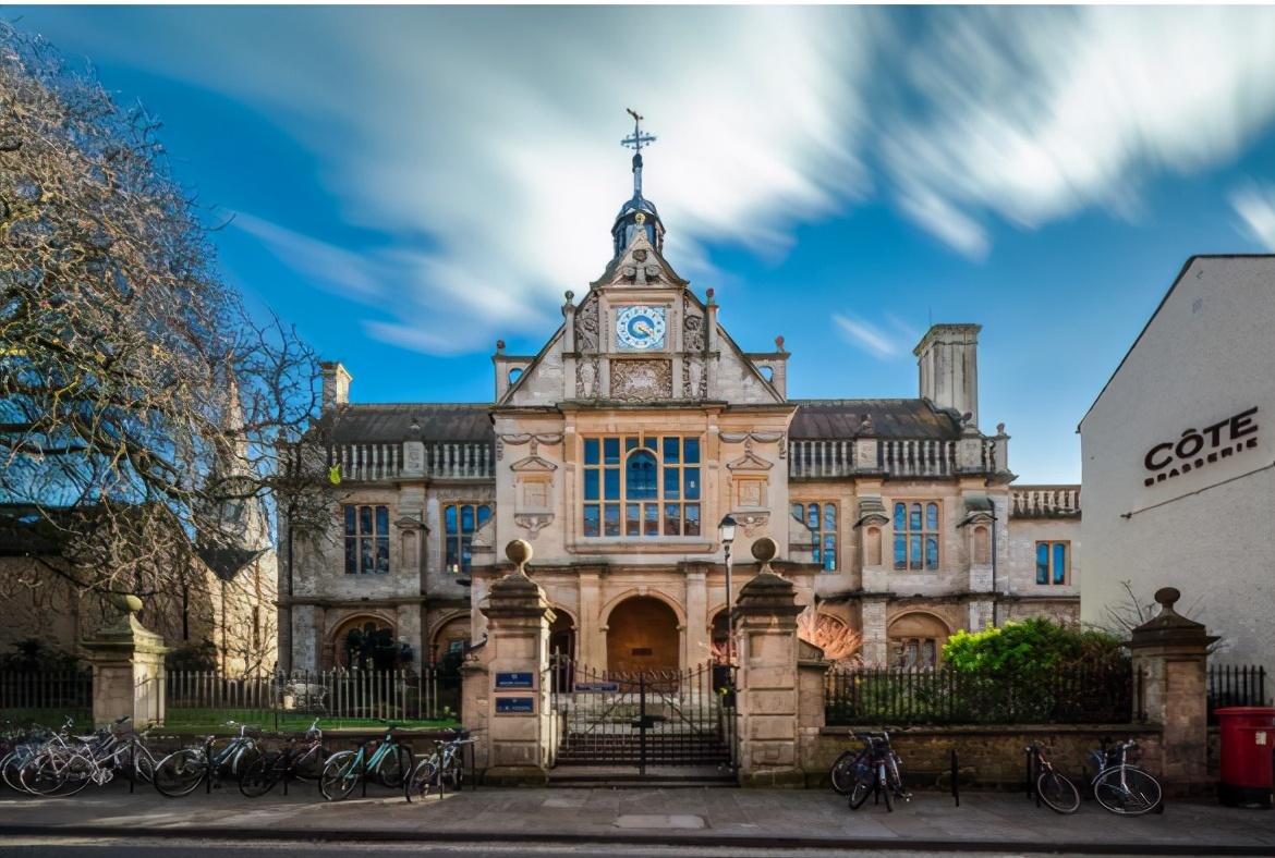 英国艺术留学要多少钱,英国艺术留学费用小贴士分享(图2)