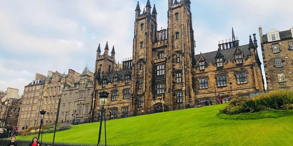 爱丁堡大学留学一年多少钱,2024英国vita留学一年费用 详解(图1)