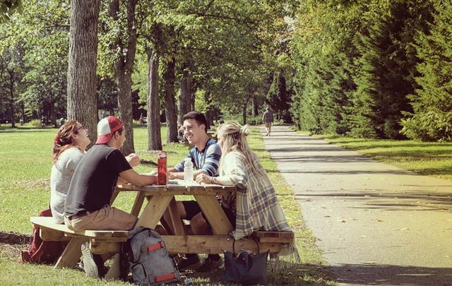 留学加拿大拉瓦尔大学好吗,加拿大名校拉瓦尔大学详细解说(图2) 留学加拿大你不知道的名校:拉瓦尔大学